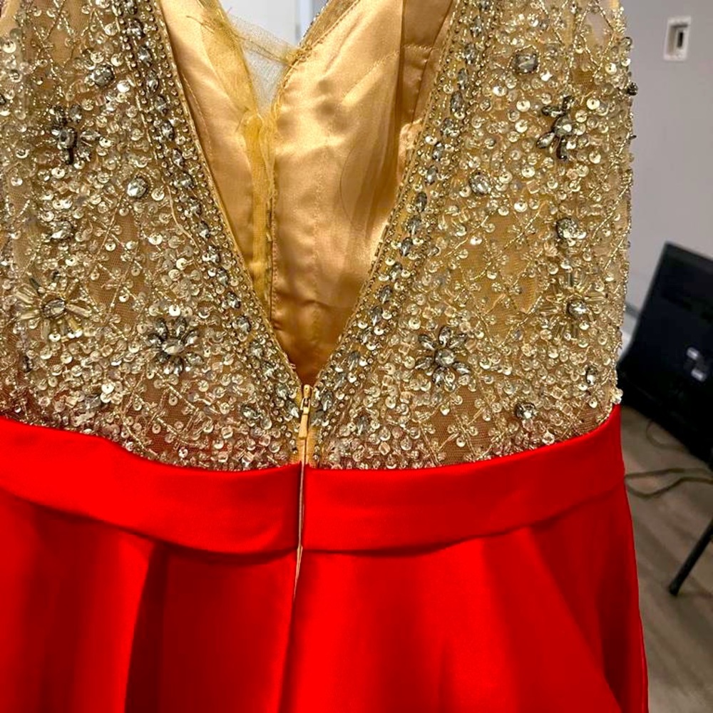 backless gown.